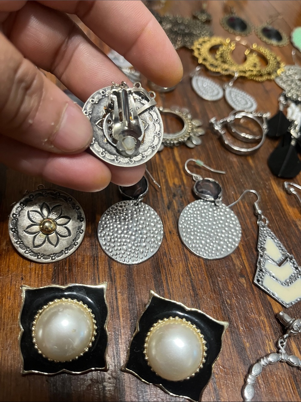 Mixed Women's Earrings Set in Silver, Gold and Mint - Picture 3 of 10